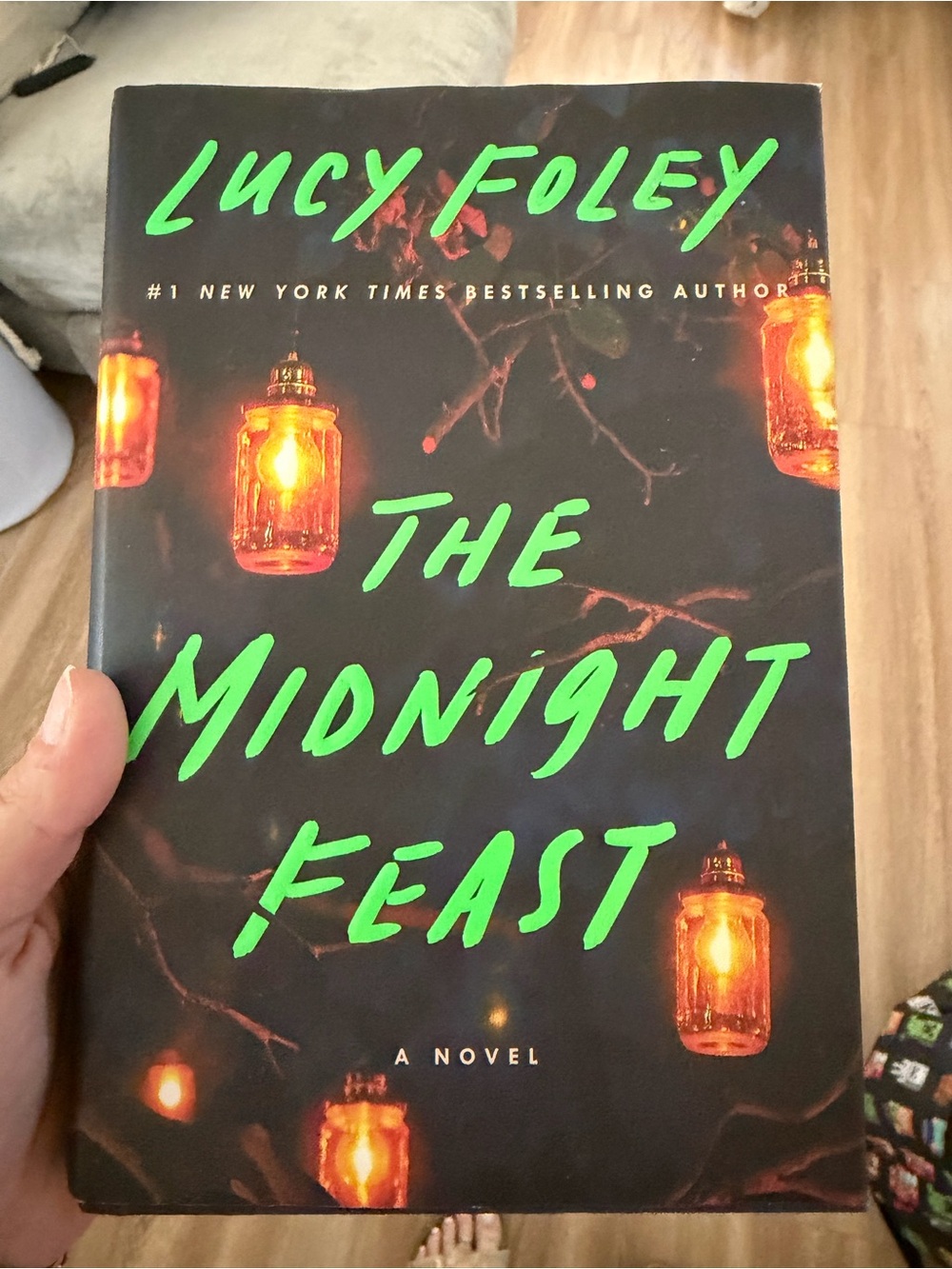 Lucy Foley - The Midnight Feast (Neon Green on Black Hardcover)